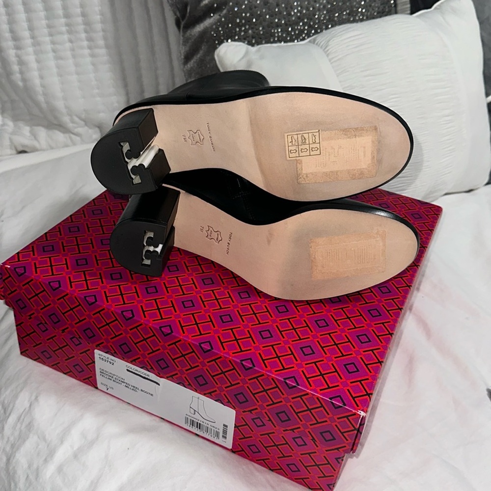 TORY BURCH Brooke Stamped Bootie Heel Leather Black Side Zip and Elastic Size 7. - Picture 11 of 16